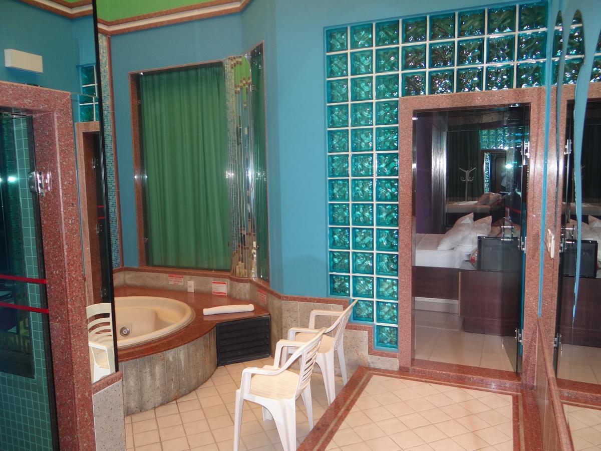 Status - Check In Livre (adults Only) *